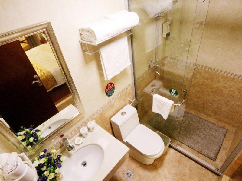 Greentree Inn Zhejiang Jiaxing West Zhongshan Road Vintage Car Building Express Hotel Exterior photo