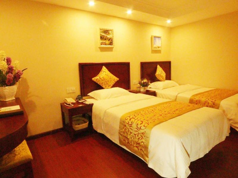 Greentree Inn Zhejiang Jiaxing West Zhongshan Road Vintage Car Building Express Hotel Exterior photo