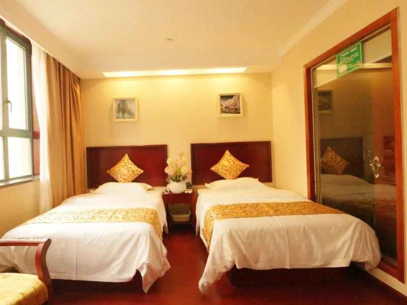 Greentree Inn Zhejiang Jiaxing West Zhongshan Road Vintage Car Building Express Hotel Exterior photo