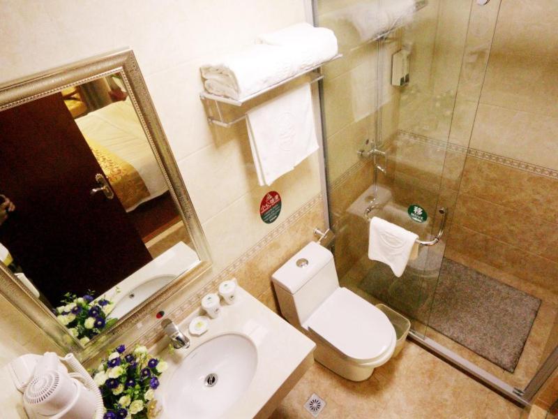 Greentree Inn Zhejiang Jiaxing West Zhongshan Road Vintage Car Building Express Hotel Exterior photo