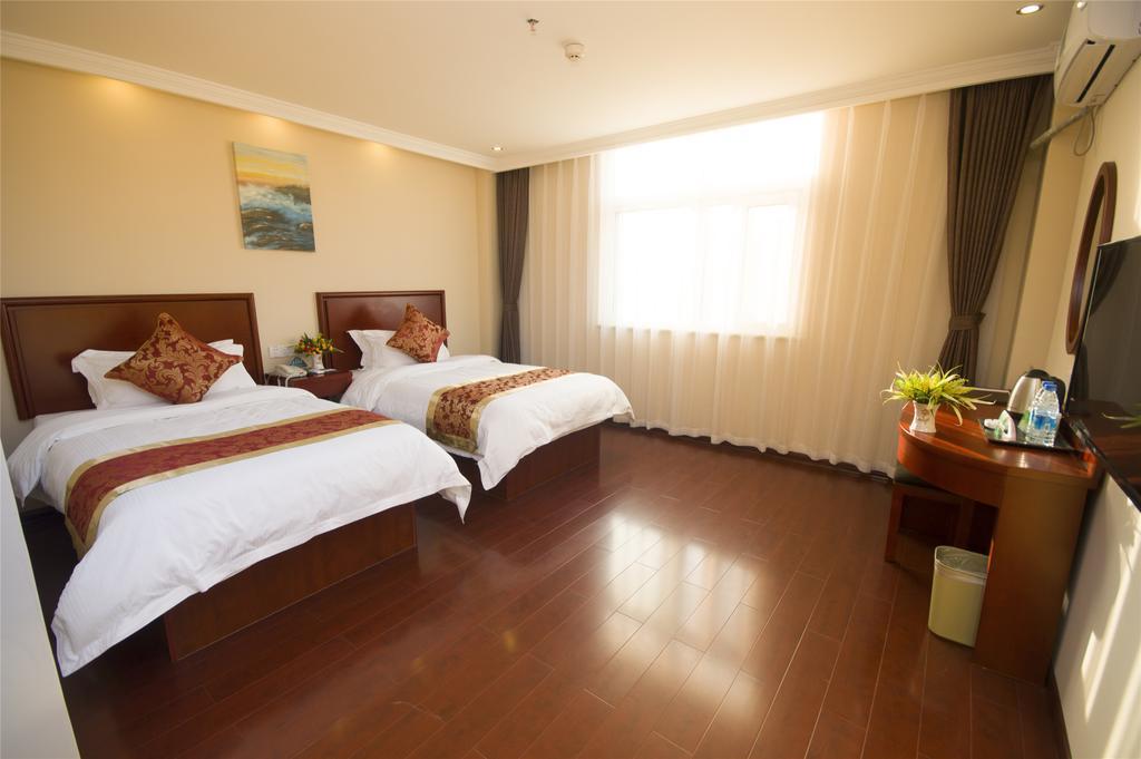 Greentree Inn Zhejiang Jiaxing West Zhongshan Road Vintage Car Building Express Hotel Exterior photo