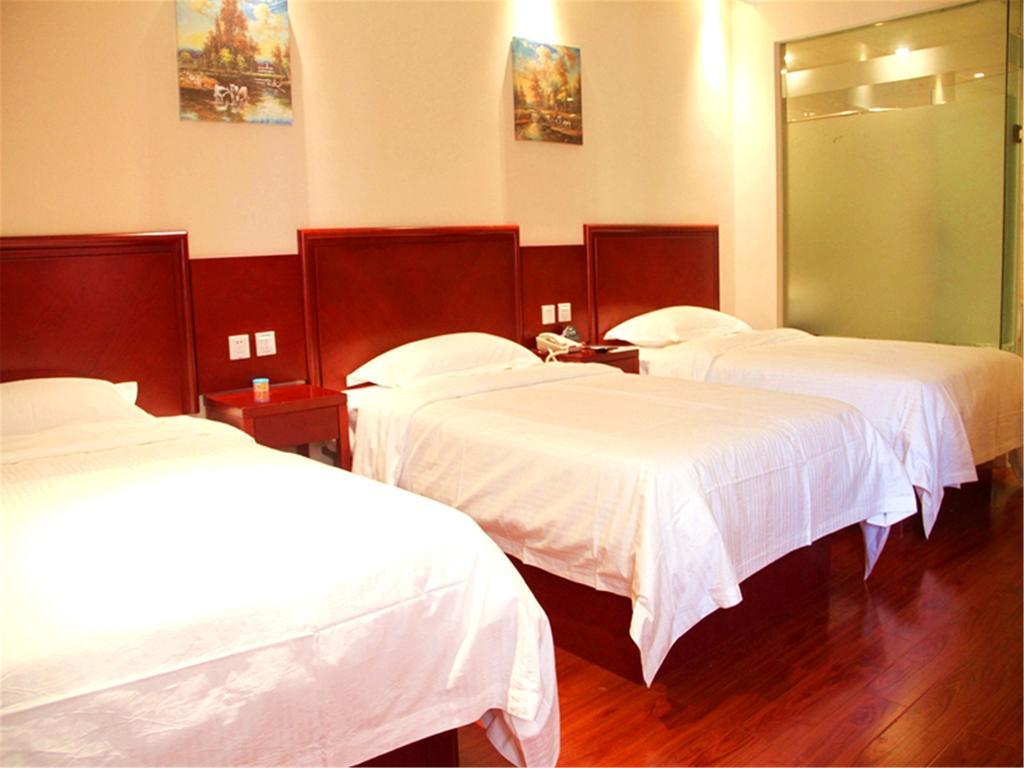 Greentree Inn Zhejiang Jiaxing West Zhongshan Road Vintage Car Building Express Hotel Exterior photo