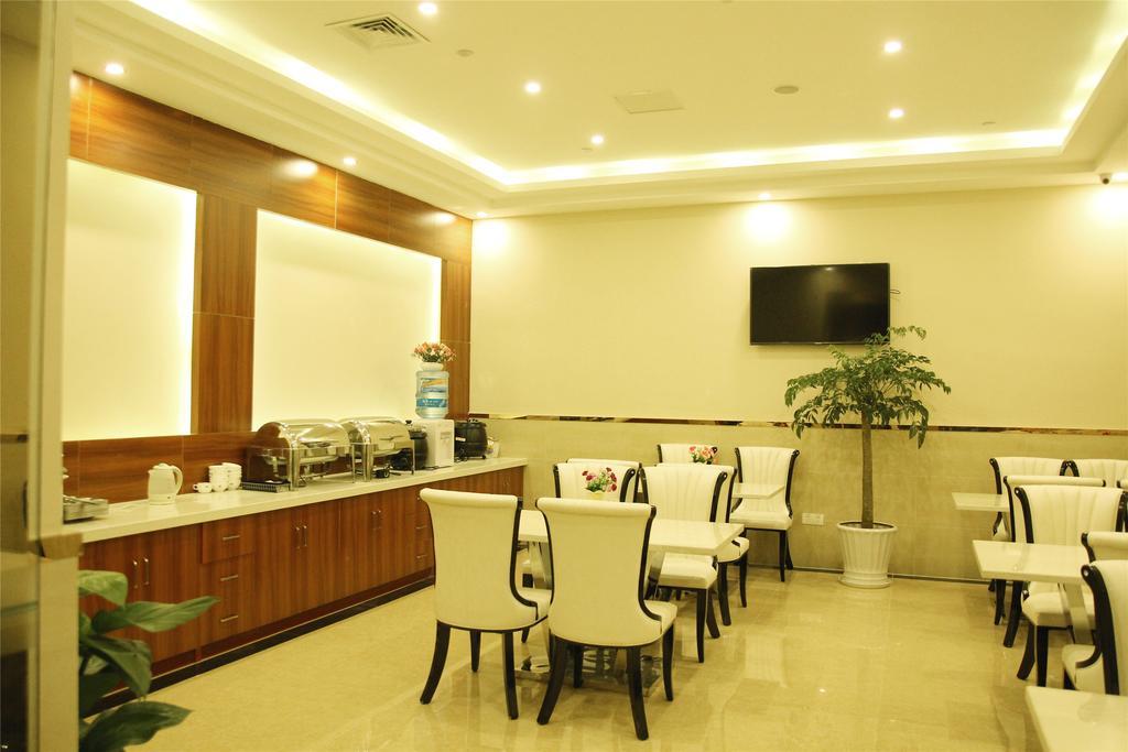 Greentree Inn Zhejiang Jiaxing West Zhongshan Road Vintage Car Building Express Hotel Exterior photo